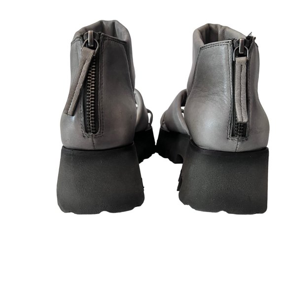 NEW! FREE PEOPLE Lug Sole leather sandal in pebble grey, Size 37 (US 6.5) - Picture 10 of 16